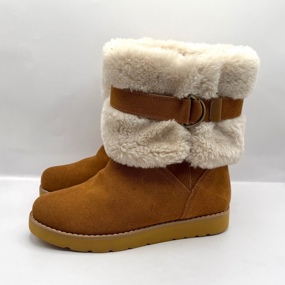 NEW Lands' End Suede
Winter Boots Faux Fur Sherpa
Buckle Trim Size 6B Snowdrift - Picture 3 of 8